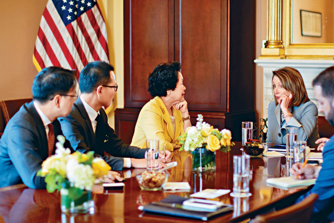 陳方安生組成顧問團與時任美國眾議院議長佩洛西會面。