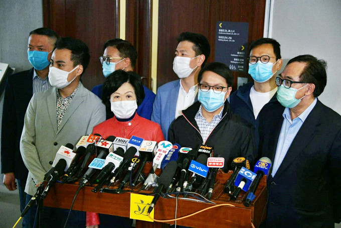 叶刘淑仪批评民主派错误解读基本法。