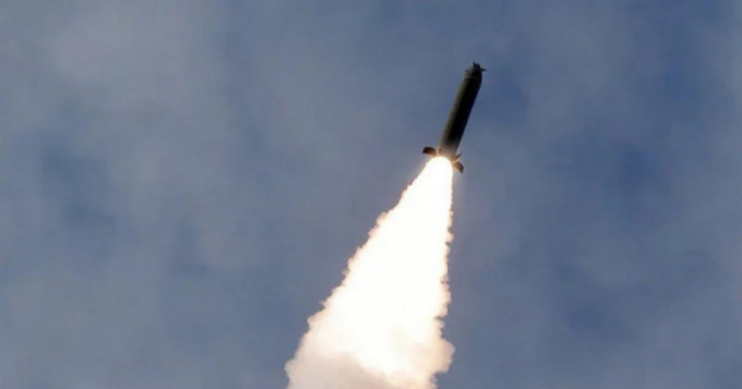 北韓5日向朝鮮半島東部海域發射不明飛行物。