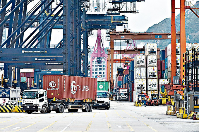 「香港製造」產品每年出口美國，僅佔港總貨物出口不到百分之零點一。