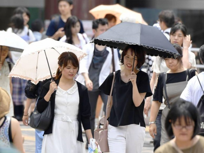 日本多個地區周二創出12月最高溫紀錄。網圖