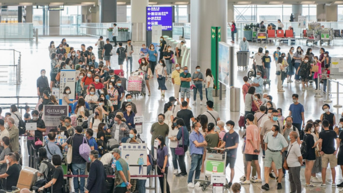 调查指79%香港受访者表示有计划6至9月离境外游。 资料图片