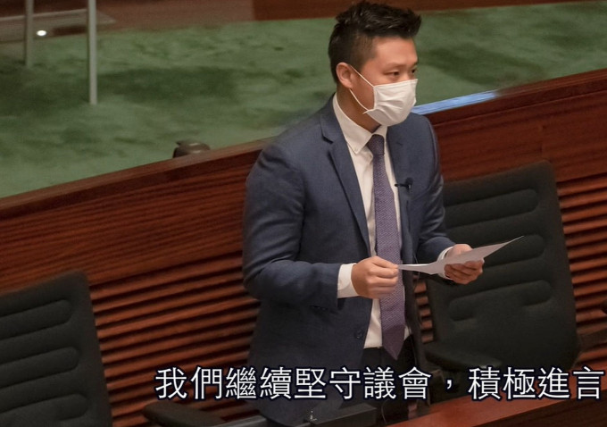 郑泳舜展望明年，抗疫仍是「重中之重」，希望香港人更团结、守望相助。