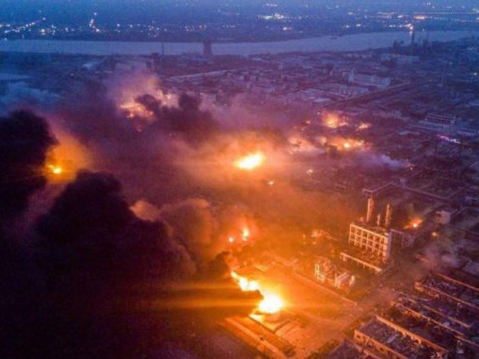 江蘇鹽城化工廠爆炸事故，截至22日上午7時，已造成死亡44人，危重32人，重傷58人，還有部分群眾受輕傷。(網圖)