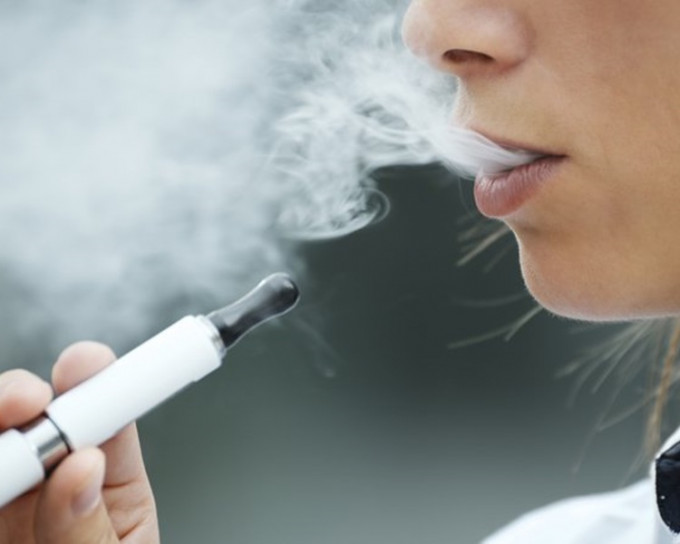 世衞最新报告指电子烟及加热烟有害健康。网图