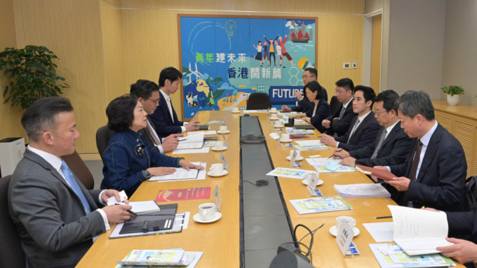 麦美娟与天津访问团会面，就加强津港两地青年发展和交流的工作交换意见。政府新闻网