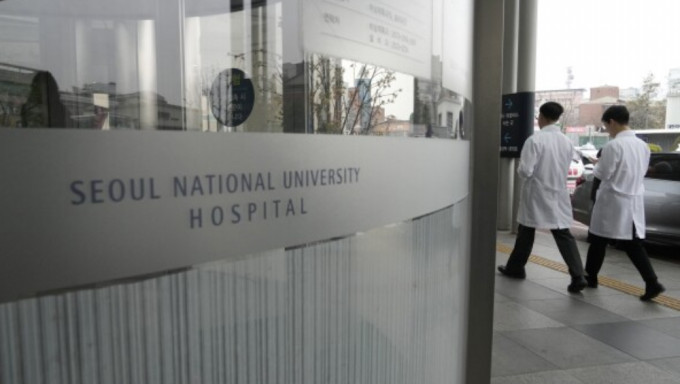 南韓20間大學醫學院教授將從25日起提交辭職書。 AP