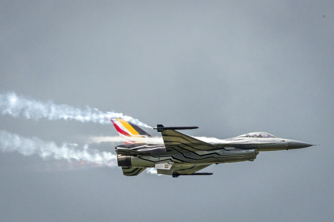 比利时空军一架F-16战机因为引擎故障在法国坠毁。　AP