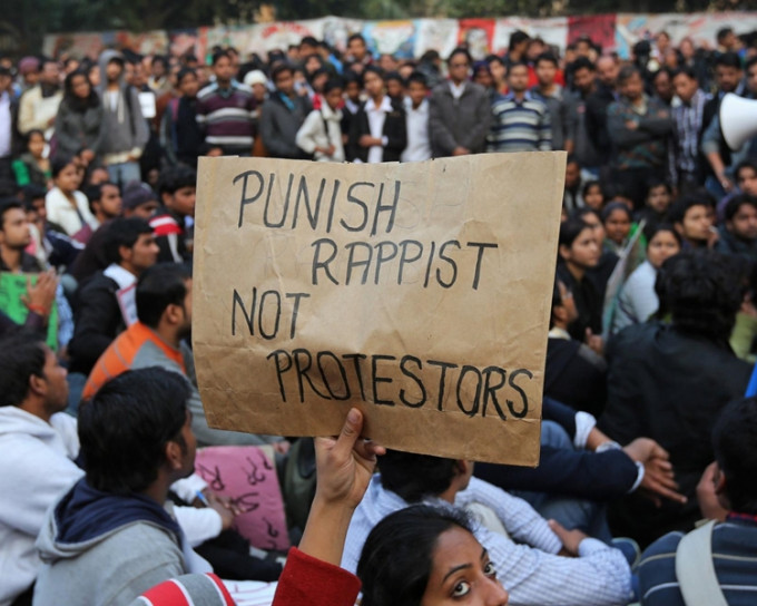 印度全國近日各地爆發示威抗議強姦案頻生。網圖