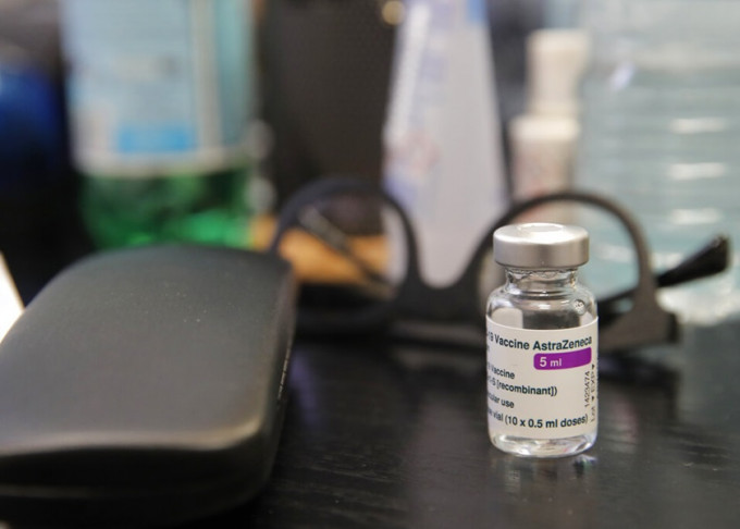 法国宣布容许65岁以上长者接种阿斯利康新冠疫苗。AP图