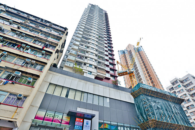 政府购入长沙湾元州街三百六十二号尚南天一楼一号及二号铺连外墙。