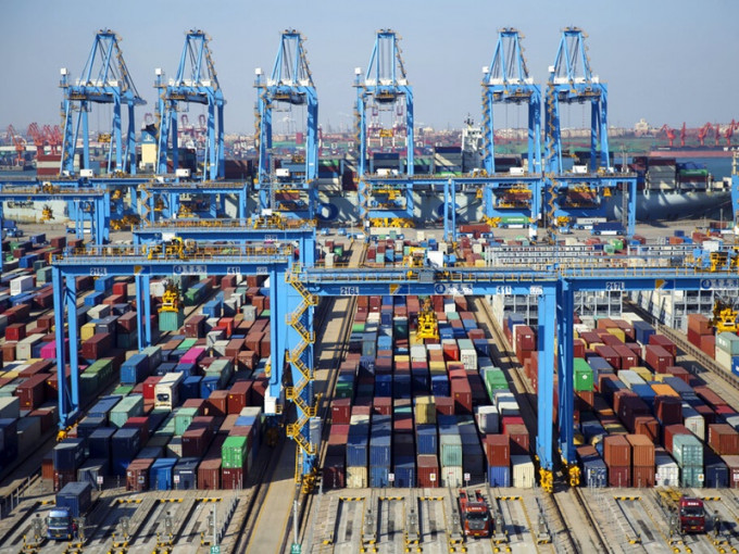 美国无限期暂停中国1600亿美元货品加徵15%关税。AP