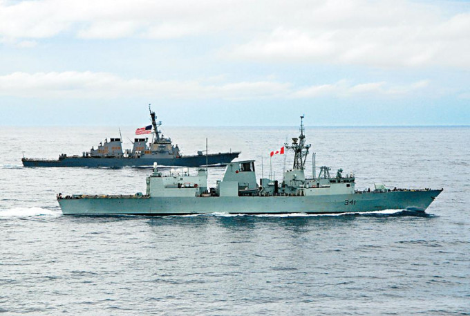 去年十月，美國和加拿大軍艦同時穿越台海。