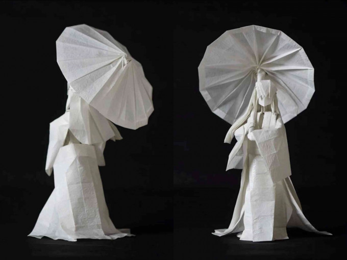 作品是由一张1.2米的正方形纸折叠而成，少女手持油纸伞。网图