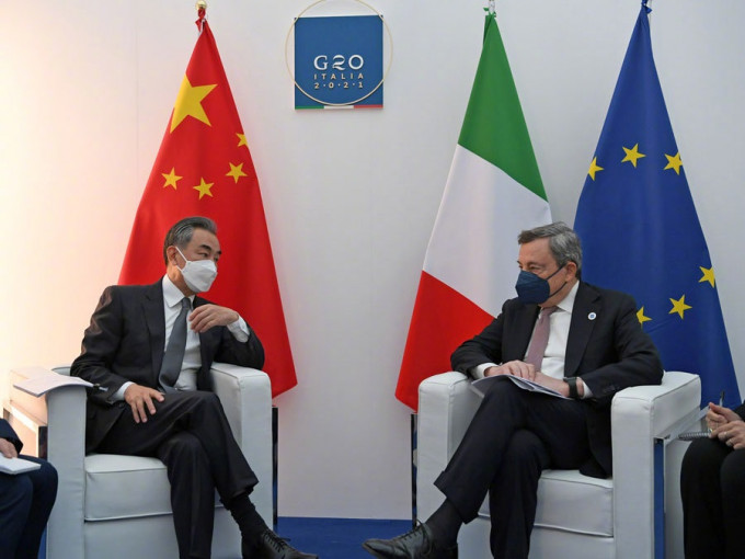 德拉吉在G20會議空檔與王毅會談。互聯網圖片