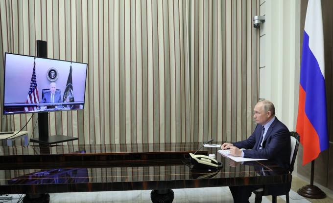 拜登與普京視像會晤2小時。AP圖片