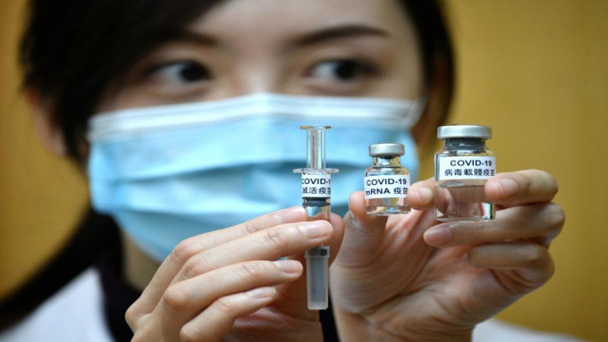 一名60歲男子死前14日內曾接種新冠疫苗，衞生署指沒有臨床證據顯示由疫苗引起。