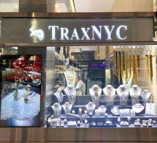 在纽约市掀起寻宝热的TraxNYC珠宝公司。网上图片