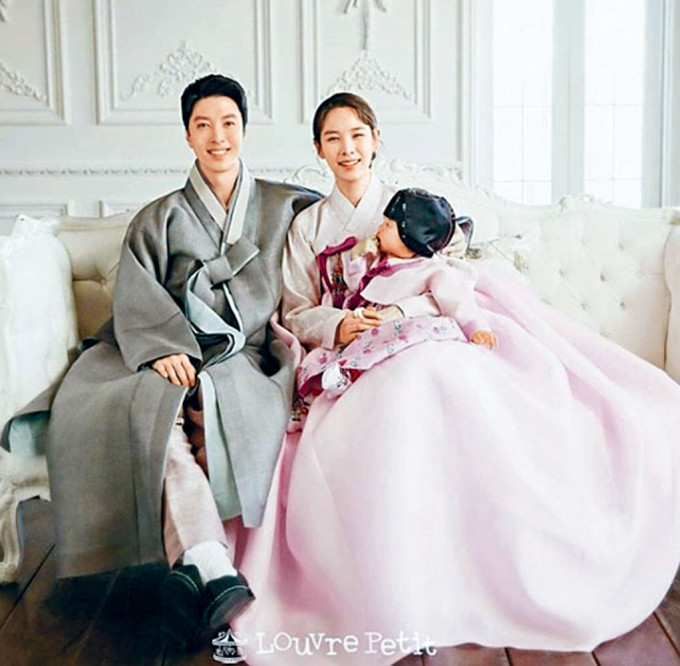 李东健和赵胤熙昨宣布离婚，女方得到女儿抚养权。