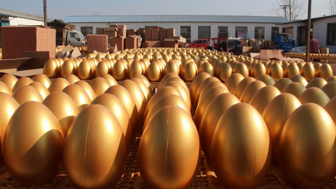 臨沂市費縣水湖村(金蛋村)，全村每天約有30萬枚金蛋銷往全國各地。 網上圖片