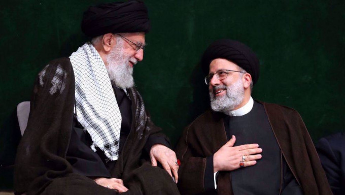 伊朗精神领袖哈梅内伊（左）和莱希。