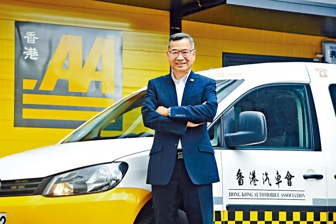 李耀培促政府重新釐定私家車為生活必需品，而非奢侈品。