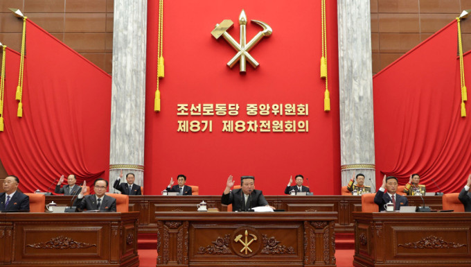 北韓領導人金正恩在勞動黨中央會議上批評，上月發射衛星失敗是「最嚴重的缺失」。 AP