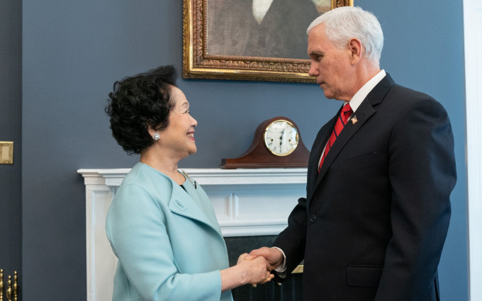 陈方安生在美国政坛有极高知名度，去年她与美国副总统彭斯见面。