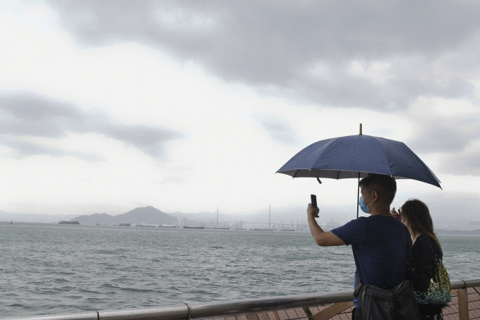 预料偏东气流会在下周中后期影响广东沿岸，云量较多。资料图片