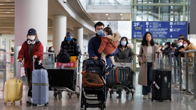加拿大延长中港澳旅客入境防疫措施至4月5日。 路透