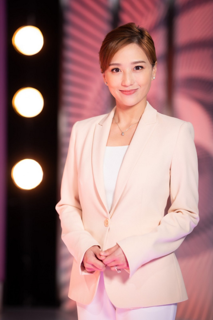 前資深主播「小飛俠」林燕玲正式加盟鳳凰衛視香港台。