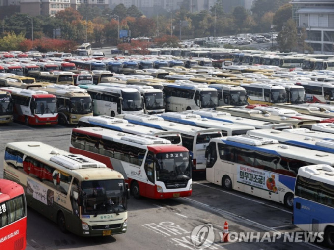 車用尿素短缺，導致南韓國內交通大受影響。韓聯社圖片