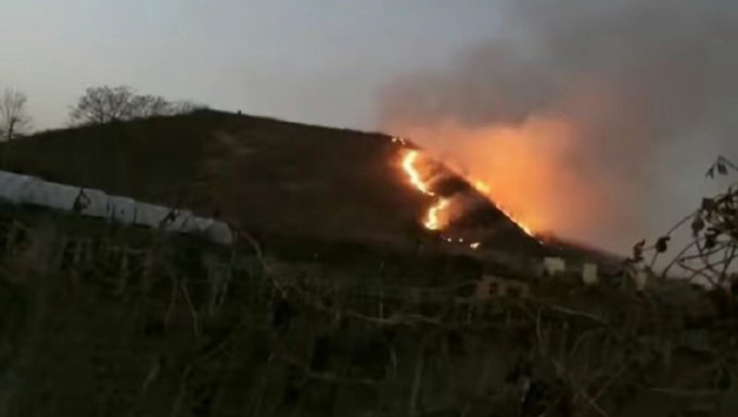 村民焚燒垃圾引發火災，險波及漢成帝延陵。