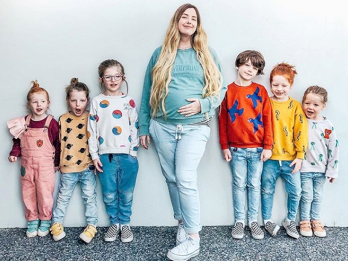 Chloe Dunstan准备成为8个小孩的妈妈。IG图