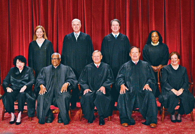 美國最高法院9名大法官。