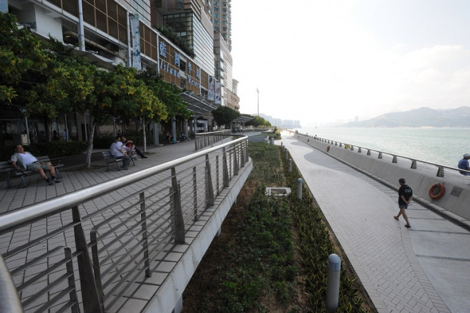 小西灣海濱花園。資料圖片