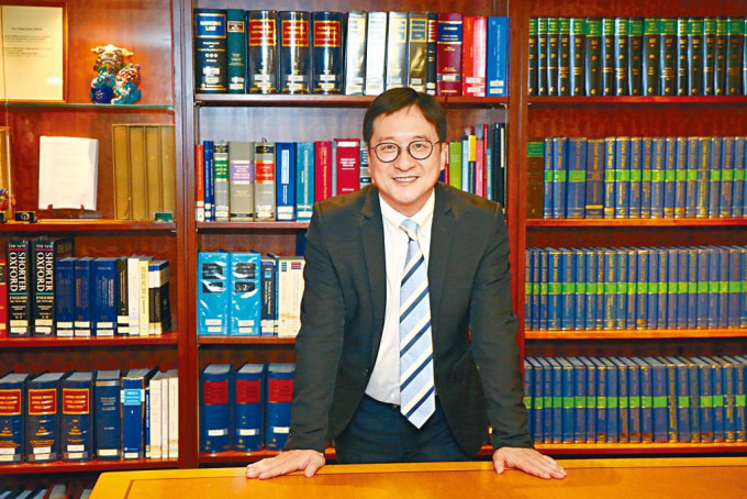 香港律師會會長陳澤銘表示，香港法治發展情況令人滿意。
