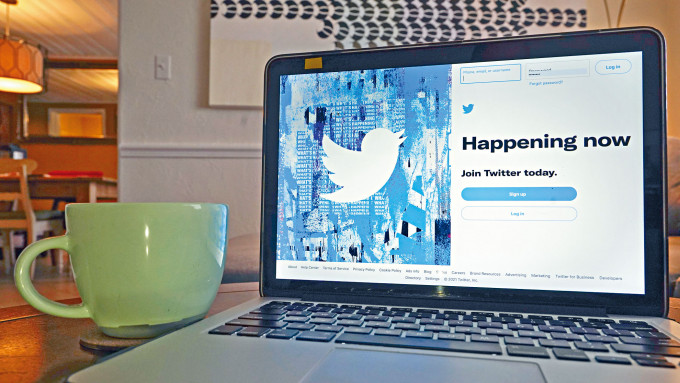 美国佛州奥兰多市一名Twitter用户的手提电脑，开启了登入页面。