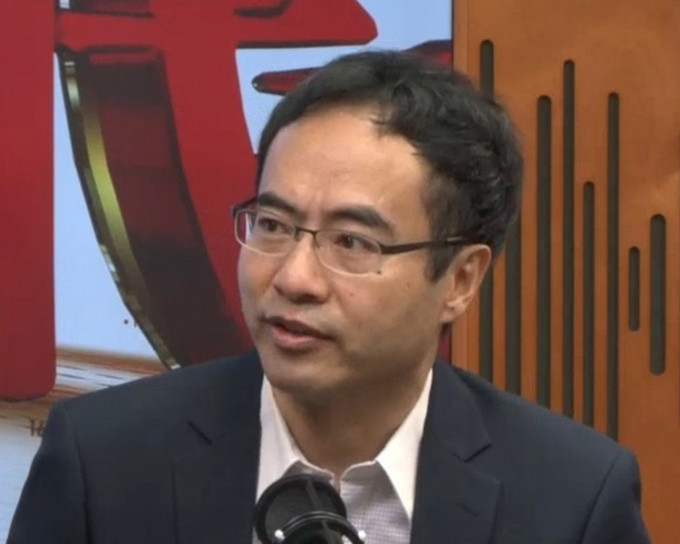 教协会长冯伟华指，影子学生有刑事成份。