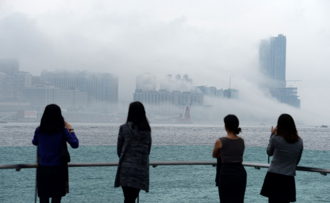 一股海洋氣流會在下周中至後期為華南沿岸帶來溫暖潮濕的天氣。資料圖片