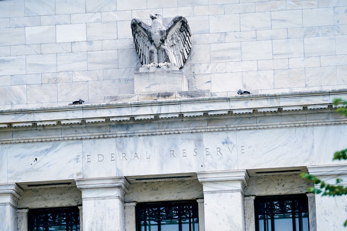 美国联储局一如预期，连续6次维持利率不变。