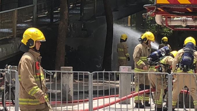 屯門上周五發生電單車縱火案，11輛電單車被燒毀。