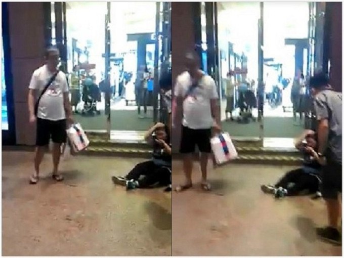 咖啡店女顾客被左面白衣男子打倒地。爆料公社图片