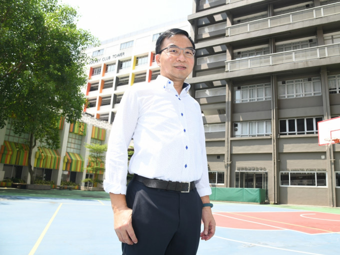 港专校长陈卓禧认为，纵然入读夜中学的学生大减，其使命仍未终结。