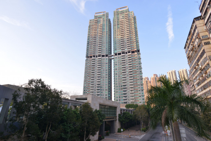 君匯港高層5房1億沽 呎價近3.7萬