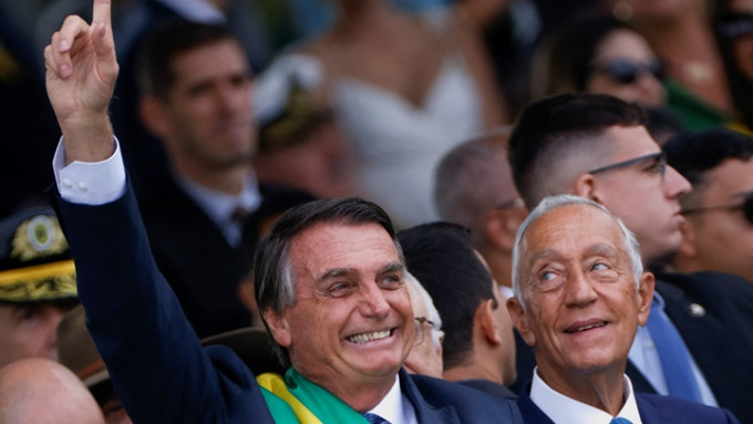 博尔索纳罗宣布巴西全国为英女逝世哀悼三天。路透社图片