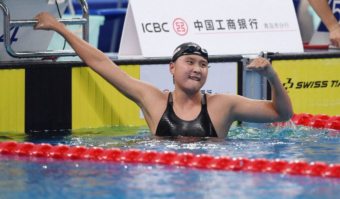 王简嘉禾在青岛2020全国游泳冠军赛中破女子1500米自由泳亚洲纪录。 新华社