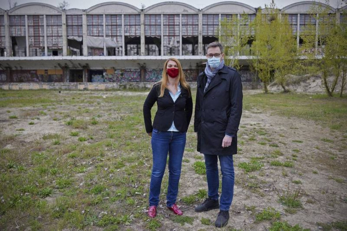 布達佩斯市長卡拉松尼（右）與布達佩斯第九區區長巴蘭怡（左）皆反對復旦大學在布達佩斯開設分校。AP圖片