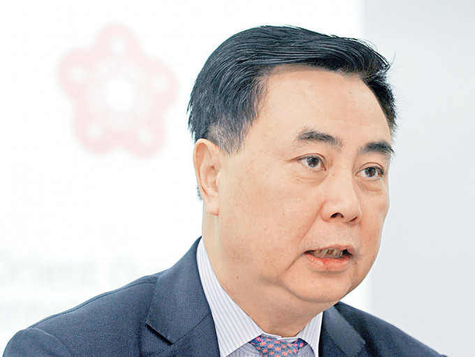 东方海外行政总裁黄小文。