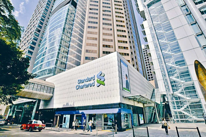 ■外電報道，渣打香港考慮棄租其中環總行8層的樓面。
